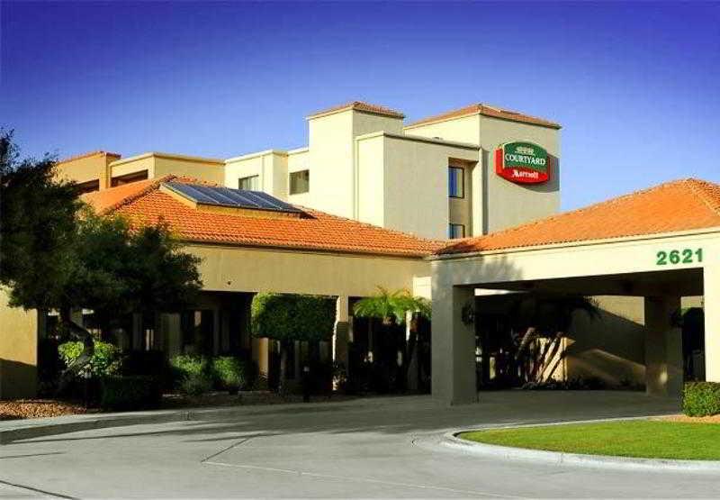 Courtyard By Marriott Phoenix Airport Hotel Exterior photo